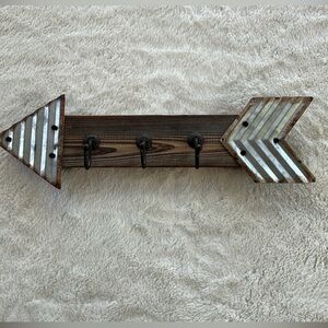 Wood & metal key rack w/3 hooks